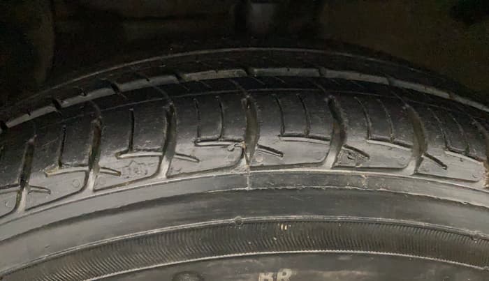 2017 Hyundai Xcent SX 1.2, Petrol, Manual, 41,453 km, Left Front Tyre Tread
