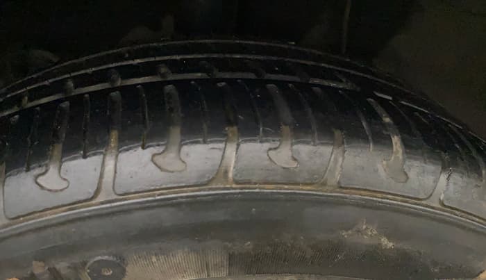 2017 Hyundai Xcent SX 1.2, Petrol, Manual, 41,453 km, Right Rear Tyre Tread