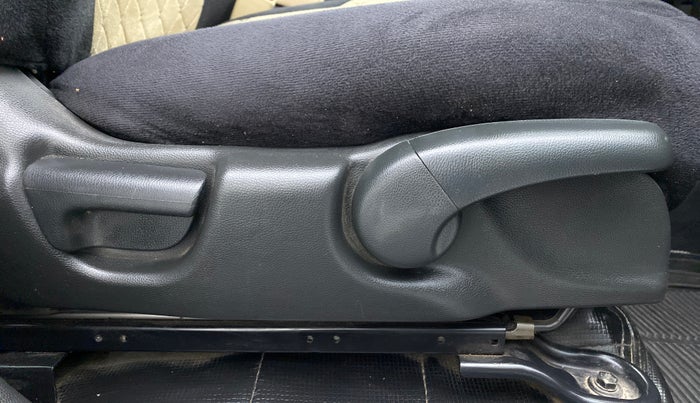 2018 Honda Jazz 1.2 V MT, Petrol, Manual, 31,073 km, Driver Side Adjustment Panel