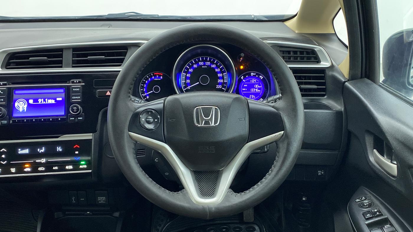 2018 Honda Jazz 1.2 V MT, Petrol, Manual, 31,073 km, Steering Wheel Close Up