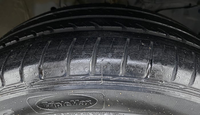 2018 Honda Jazz 1.2 V MT, Petrol, Manual, 31,073 km, Right Front Tyre Tread