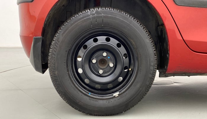 2012 Maruti Swift VXI, Petrol, Manual, 67,458 km, Right Rear Wheel