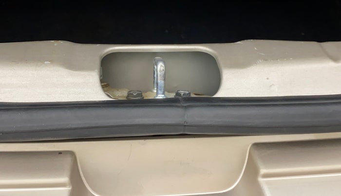 2018 Hyundai NEW SANTRO SPORTZ MT, Petrol, Manual, 25,447 km, Dicky (Boot door) - Weather strip has minor damage
