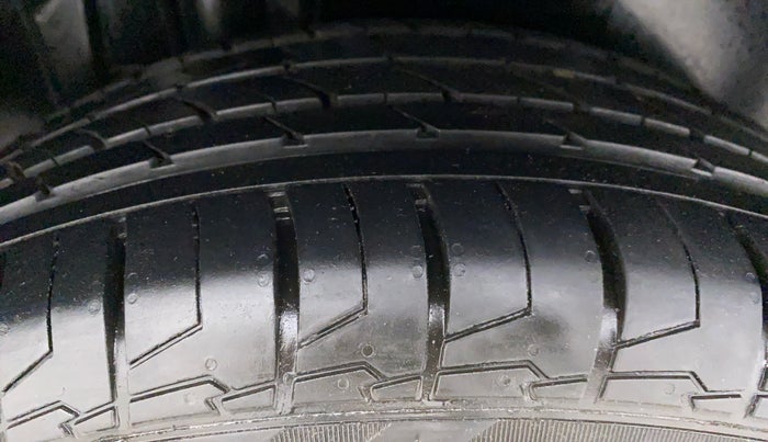 2020 Maruti S Cross ALPHA 1.5, Petrol, Manual, 6,260 km, Right Rear Tyre Tread