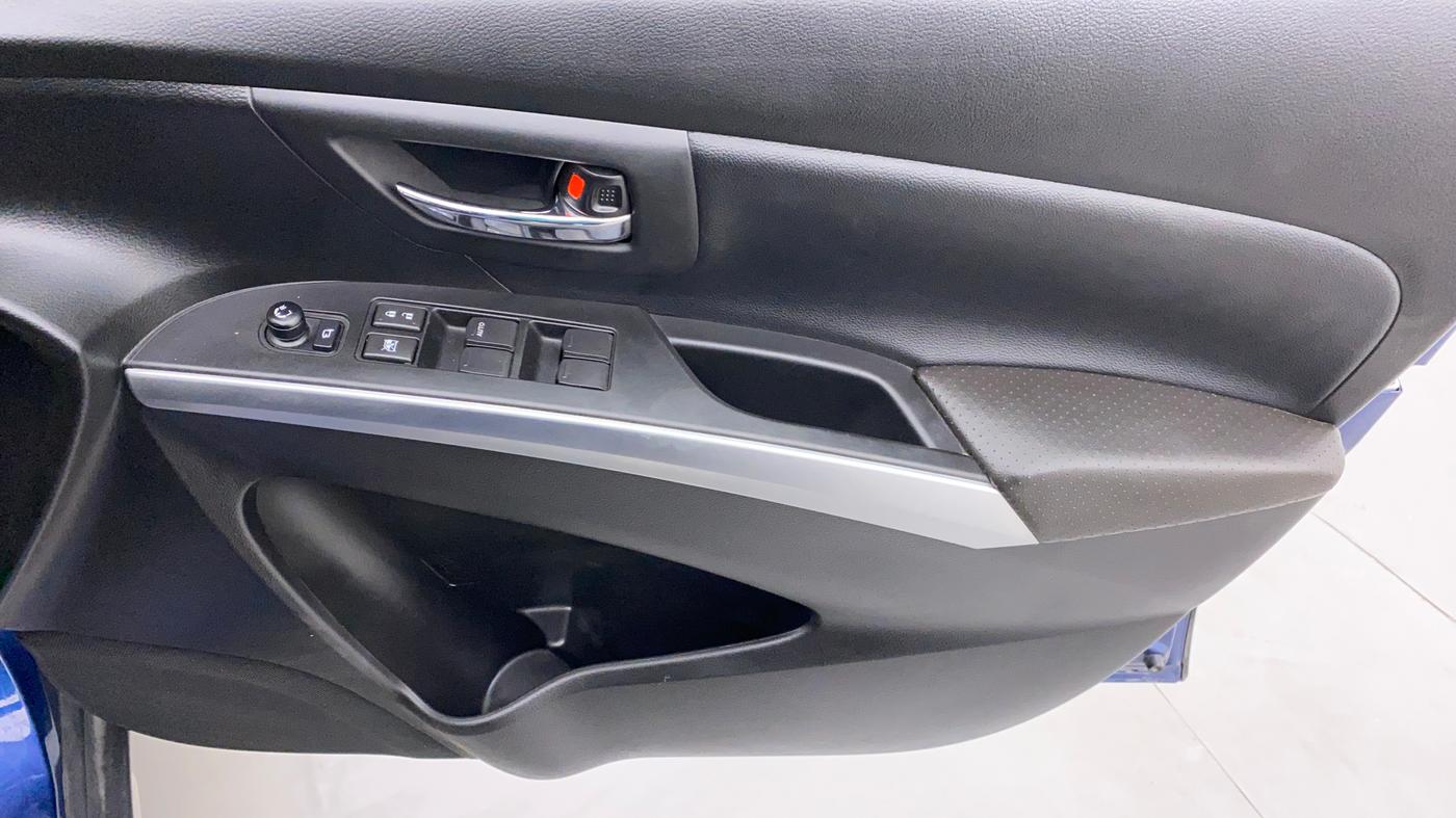 2020 Maruti S Cross ALPHA 1.5, Petrol, Manual, 6,260 km, Driver Side Door Panels Control