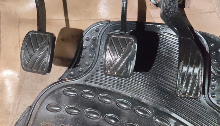 2014 Maruti Ertiga VXI, Petrol, Manual, 86,808 km, Pedals