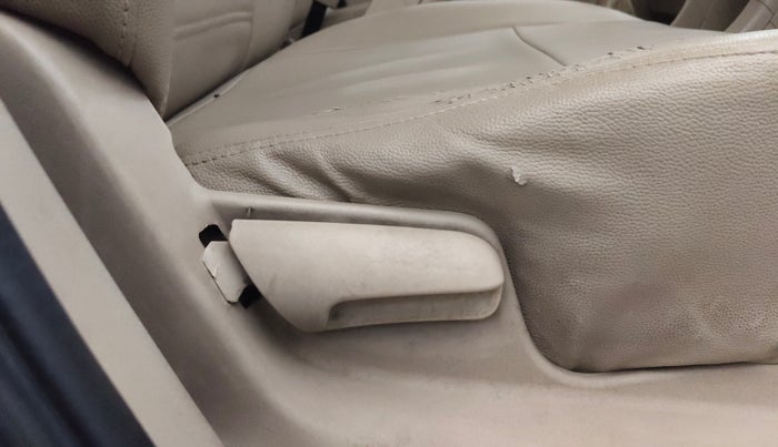 2014 Maruti Ertiga VXI, Petrol, Manual, 86,808 km, Driver Side Adjustment Panel