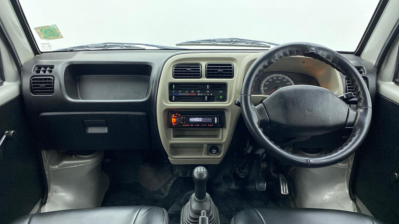 2017 Maruti Eeco 5 STR WITH A/C+HTR, Petrol, Manual, 41,848 km, Dashboard