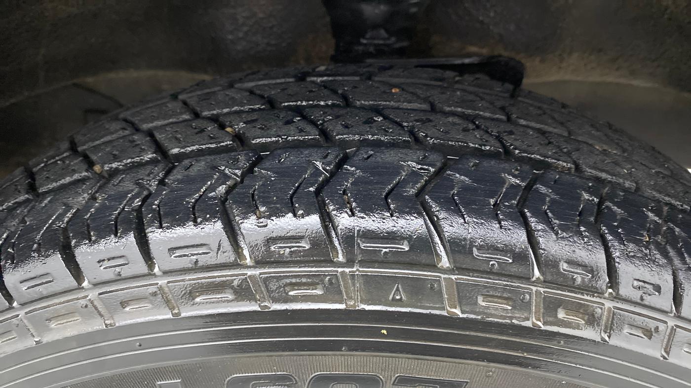 2017 Maruti Eeco 5 STR WITH A/C+HTR, Petrol, Manual, 41,848 km, Right Front Tyre Tread