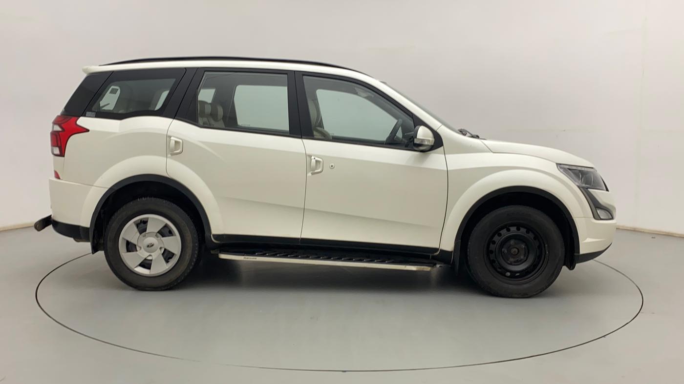 2019 Mahindra XUV500 W7, Diesel, Manual, 47,691 km, Right Side View
