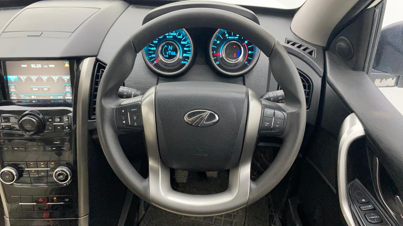 2019 Mahindra XUV500 W7, Diesel, Manual, 47,691 km, Steering Wheel Close Up