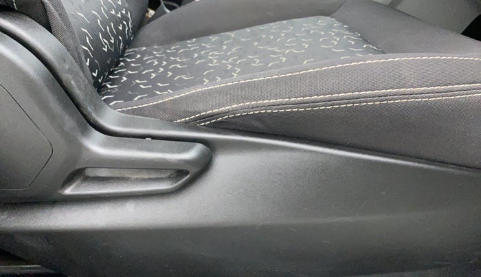 2021 Tata Tiago XE 1.2 REVOTRON, Petrol, Manual, 20,441 km, Driver Side Adjustment Panel