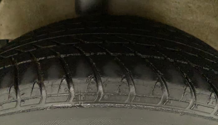 2011 Maruti Ritz ZXI, Petrol, Manual, 96,993 km, Right Rear Tyre Tread