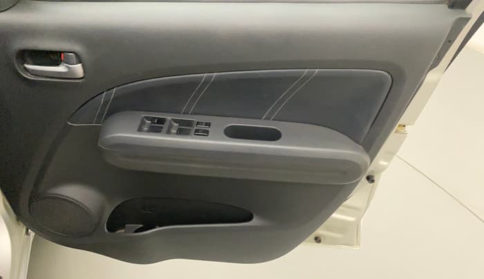 2011 Maruti Ritz ZXI, Petrol, Manual, 96,993 km, Driver Side Door Panels Control