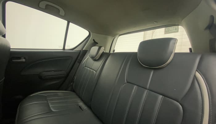 2011 Maruti Ritz ZXI, Petrol, Manual, 96,993 km, Right Side Rear Door Cabin