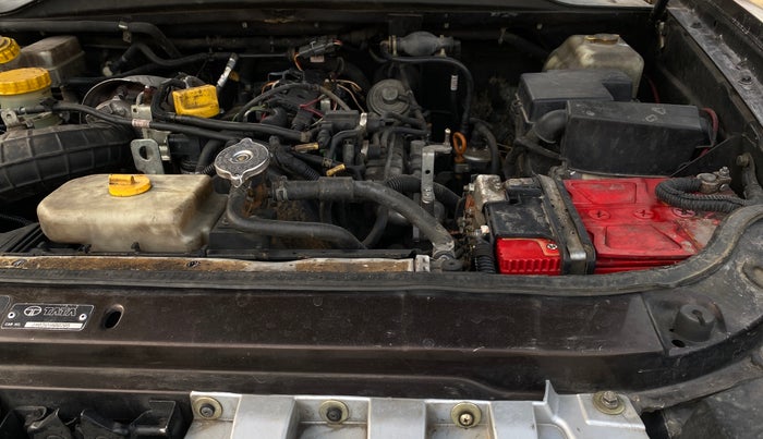 2013 Tata Safari Storme 2.2 VX 4X2, Diesel, Manual, 1,06,044 km, Engine View - Left