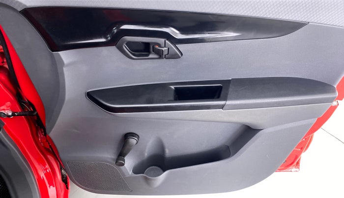 2018 Mahindra KUV 100 NXT K2 6 STR, Petrol, Manual, 18,026 km, Driver Side Door Panels Control