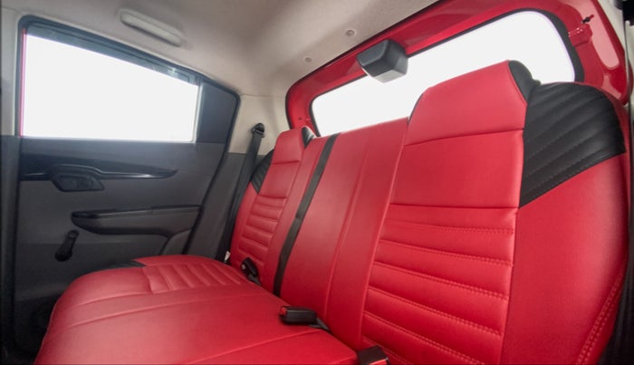 2018 Mahindra KUV 100 NXT K2 6 STR, Petrol, Manual, 18,026 km, Right Side Rear Door Cabin