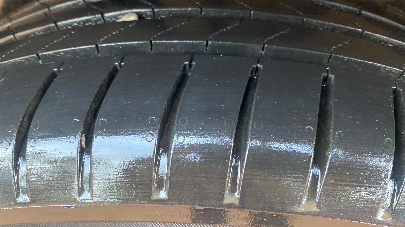 2021 Skoda KUSHAQ STYLE 1.0L TSI AT, Petrol, Automatic, 53,650 km, Right Rear Tyre Tread