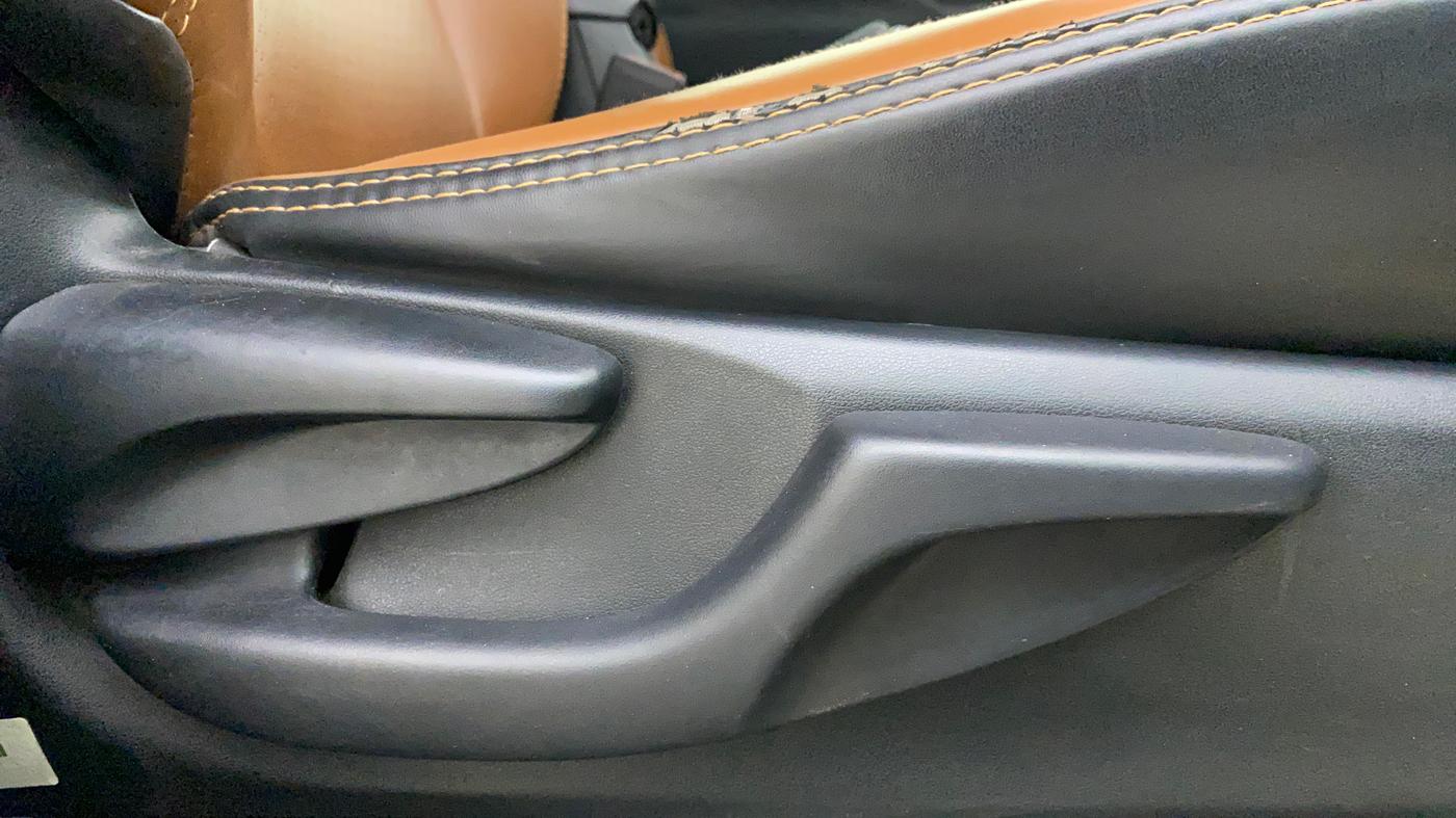 2022 Toyota Innova Crysta 2.7 VX 7 STR, Petrol, Manual, 83,507 km, Driver Side Adjustment Panel