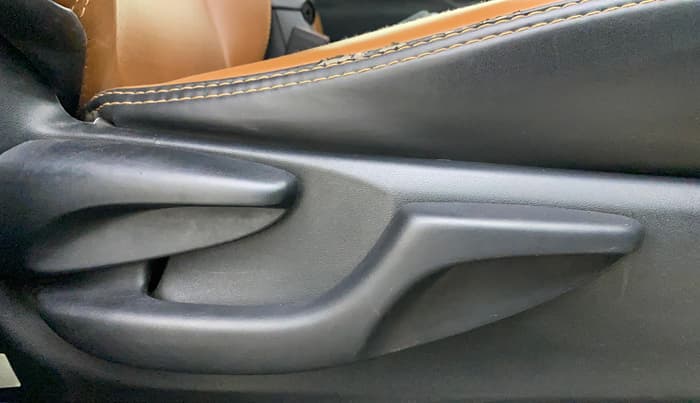 2022 Toyota Innova Crysta 2.7 VX 7 STR, Petrol, Manual, 83,507 km, Driver Side Adjustment Panel