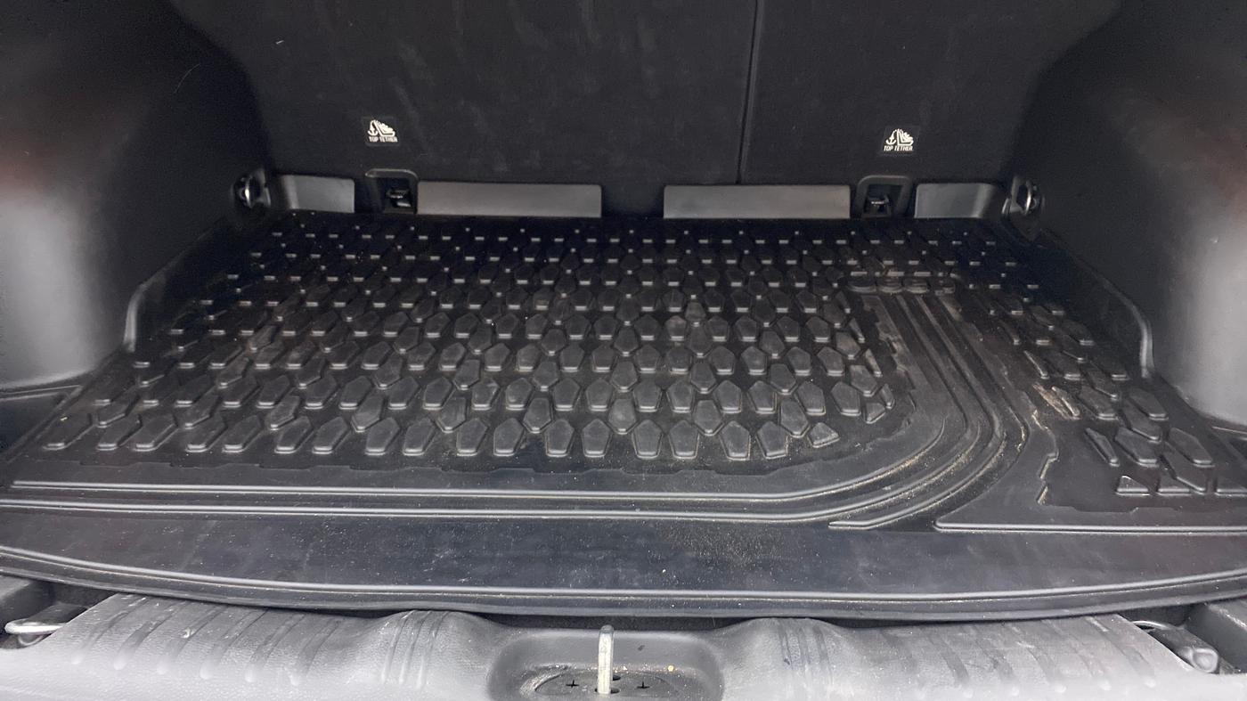 2017 Jeep Compass LIMITED 2.0 DIESEL 4X4, Diesel, Manual, 53,950 km, Boot Inside
