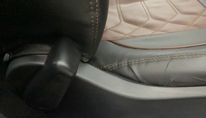 2019 Volkswagen Ameo TRENDLINE 1.0L, Petrol, Manual, 42,470 km, Driver Side Adjustment Panel