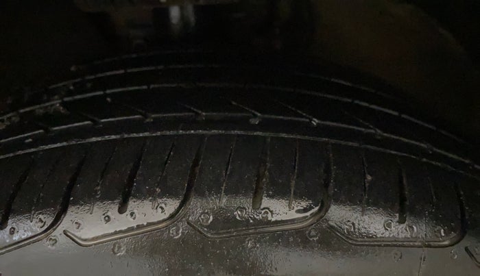 2019 Volkswagen Ameo TRENDLINE 1.0L, Petrol, Manual, 42,470 km, Left Front Tyre Tread