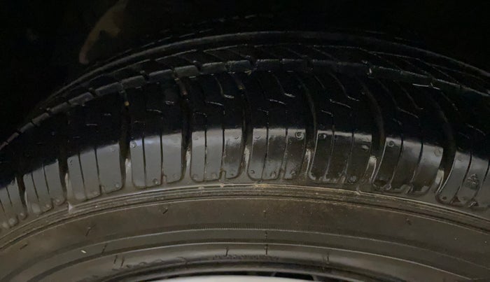 2021 Maruti Baleno DELTA PETROL 1.2, Petrol, Manual, 66,934 km, Left Front Tyre Tread