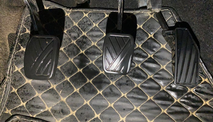 2021 Maruti Baleno DELTA PETROL 1.2, Petrol, Manual, 66,934 km, Pedals