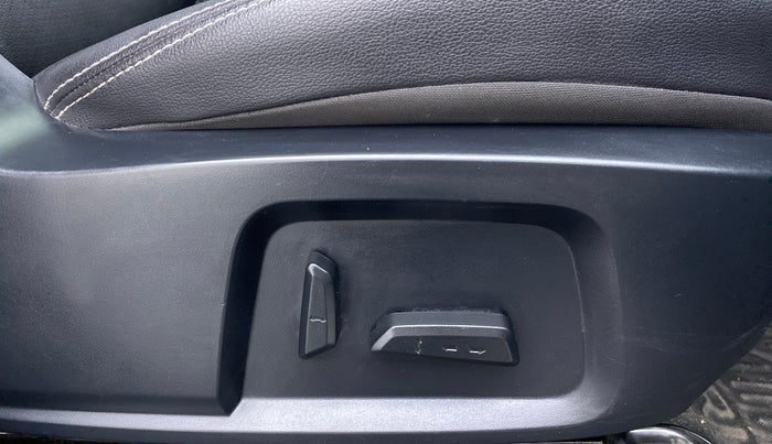 2022 Tata Harrier XZ+ DARK EDITION, Diesel, Manual, 14,710 km, Driver Side Adjustment Panel