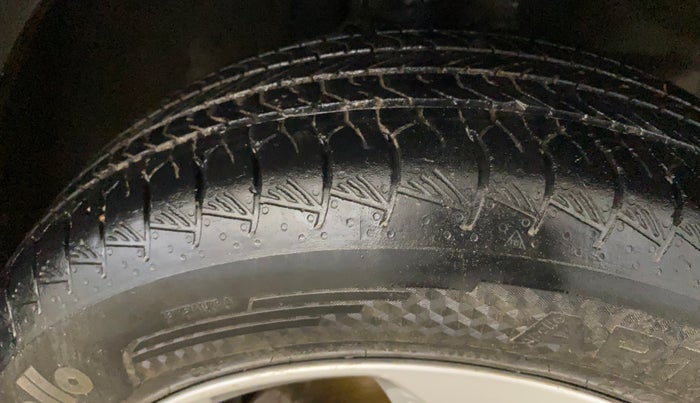 2019 Jeep Compass LONGITUDE (O) 1.4 PETROL AT, Petrol, Automatic, 52,349 km, Right Front Tyre Tread