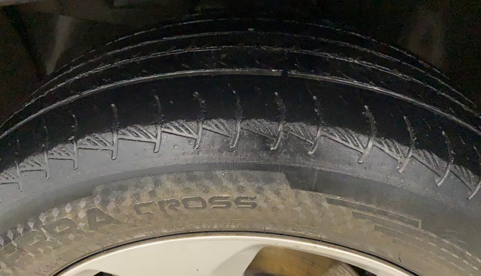 2019 Jeep Compass LONGITUDE (O) 1.4 PETROL AT, Petrol, Automatic, 52,349 km, Left Front Tyre Tread