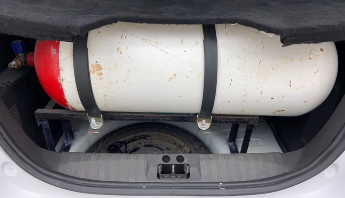 2016 Ford New Figo 1.2 AMBIENTE, CNG, Manual, 77,744 km, Boot Inside View