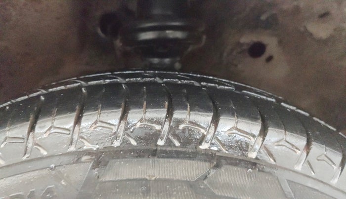 2014 Maruti Wagon R 1.0 VXI, Petrol, Manual, 88,292 km, Right Front Tyre Tread