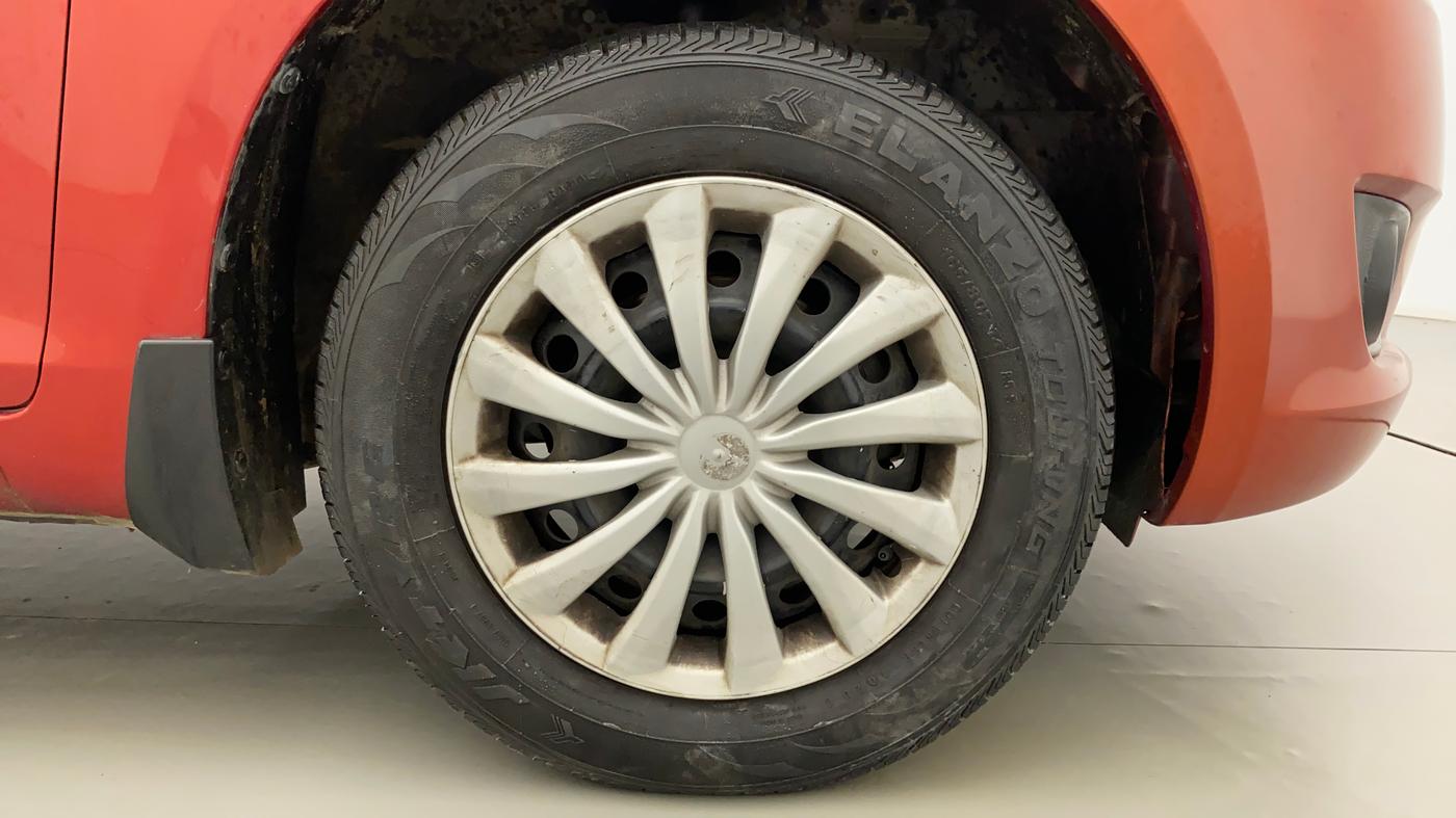 2012 Maruti Swift VXI, Petrol, Manual, 86,417 km, Right Front Wheel