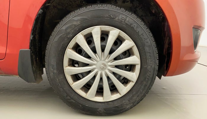 2012 Maruti Swift VXI, Petrol, Manual, 86,417 km, Right Front Wheel