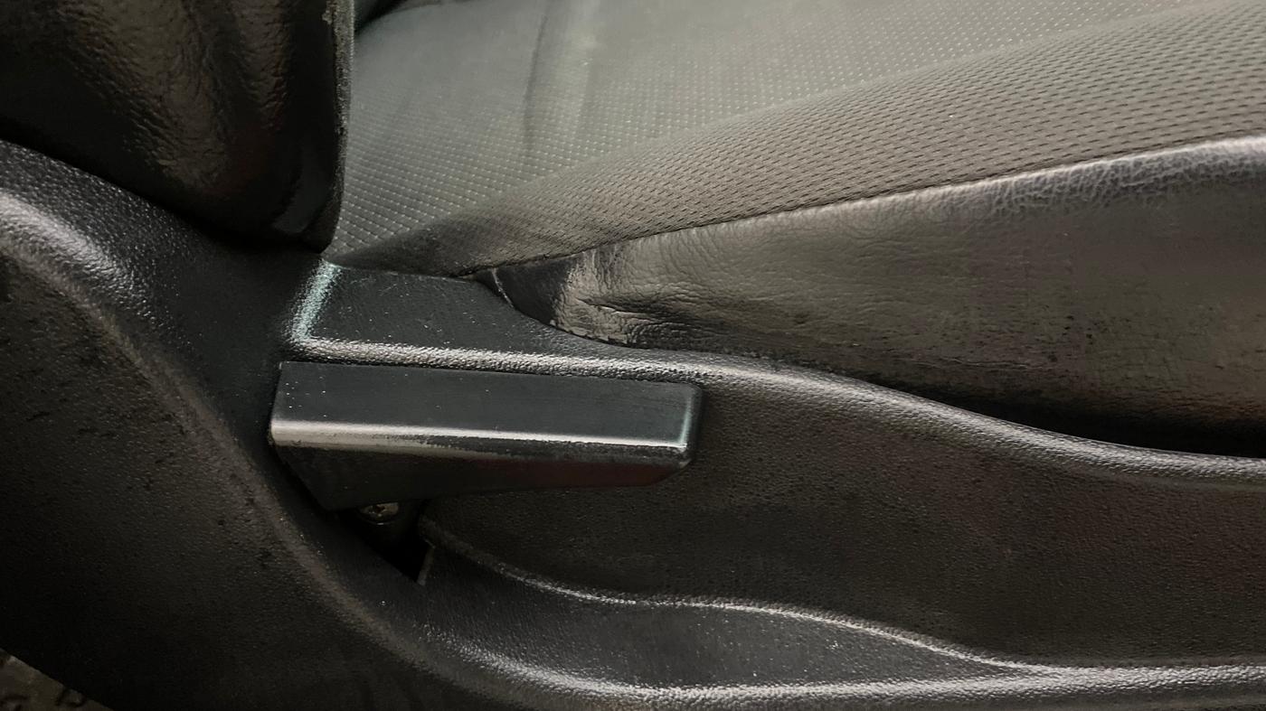 2016 Tata Tiago XM DIESEL, Diesel, Manual, 64,417 km, Driver Side Adjustment Panel