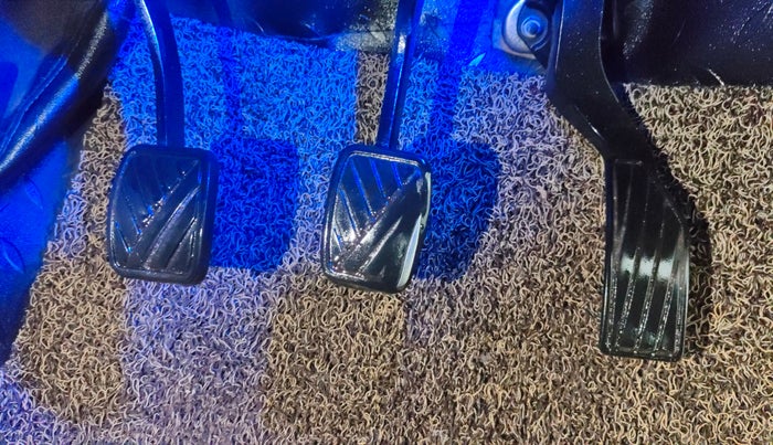 2016 Maruti Ertiga VXI CNG, CNG, Manual, 1,37,463 km, Pedals