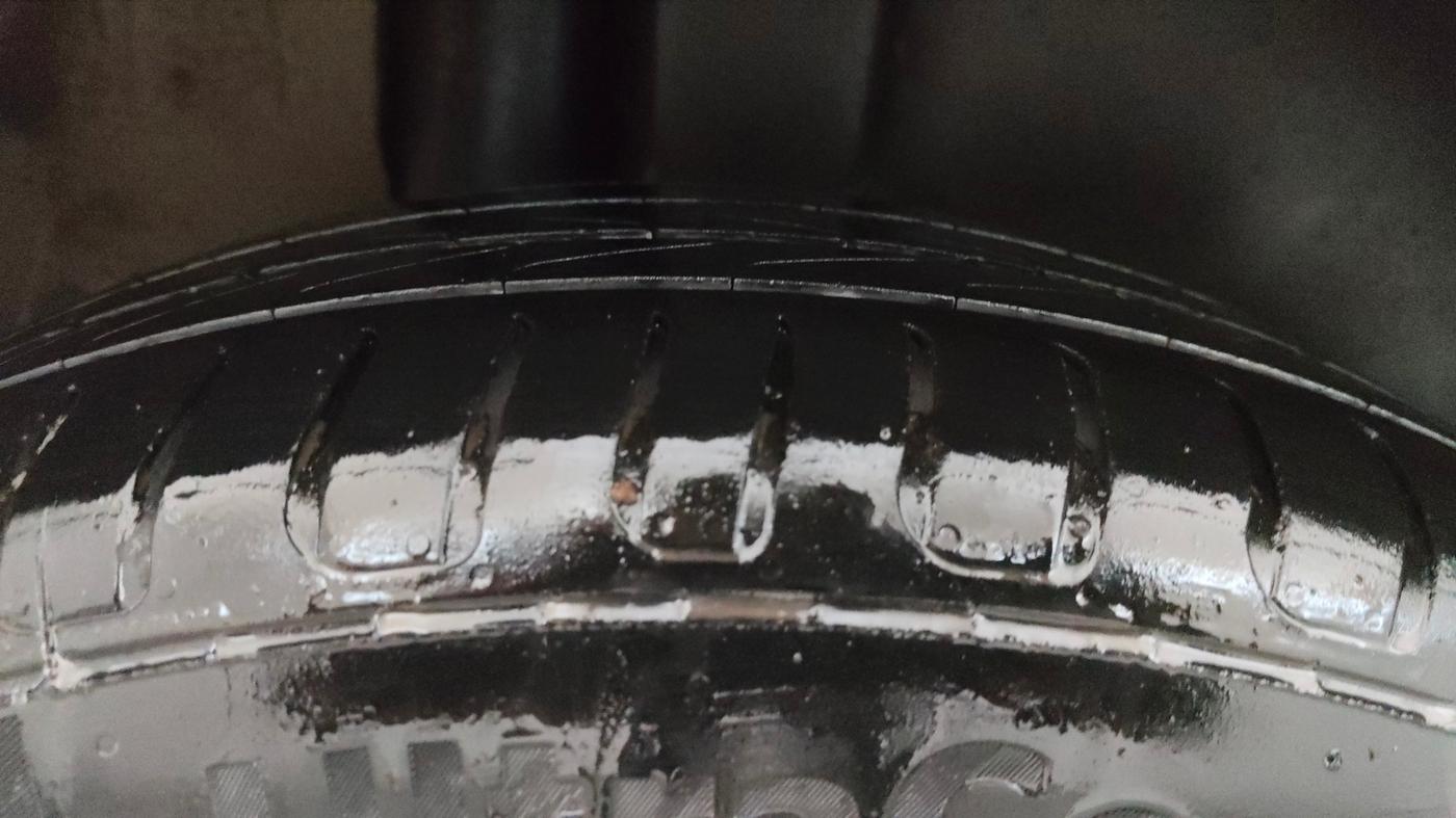 2016 Maruti Ertiga VXI CNG, CNG, Manual, 1,37,463 km, Right Rear Tyre Tread