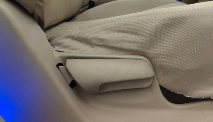 2016 Maruti Ertiga VXI CNG, CNG, Manual, 1,37,463 km, Driver Side Adjustment Panel