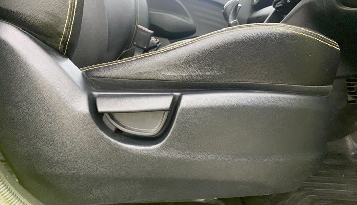 2019 Hyundai NEW SANTRO SPORTZ AMT, Petrol, Automatic, 33,875 km, Driver Side Adjustment Panel