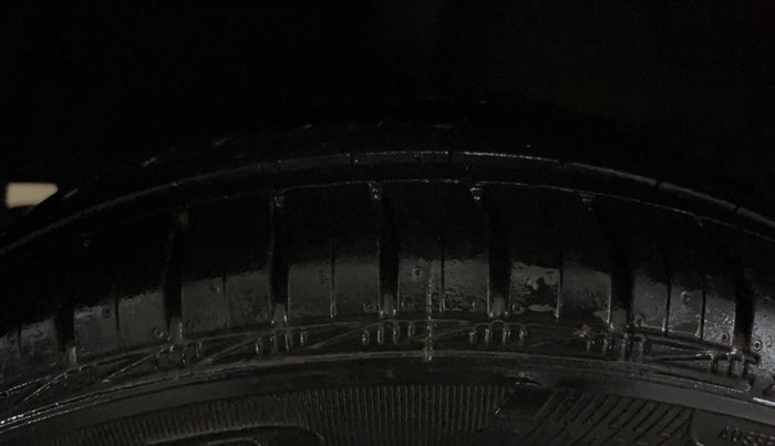 2014 Hyundai Grand i10 SPORTZ AT 1.2 KAPPA VTVT, Petrol, Automatic, 47,800 km, Right Rear Tyre Tread