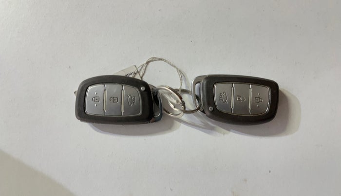 2014 Hyundai Grand i10 SPORTZ AT 1.2 KAPPA VTVT, Petrol, Automatic, 47,800 km, Key Close Up