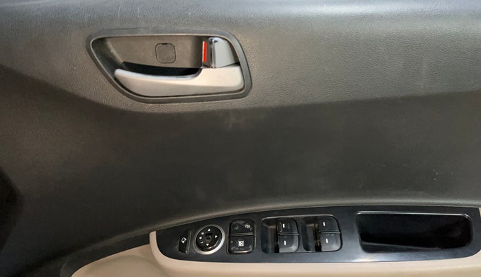 2014 Hyundai Grand i10 SPORTZ AT 1.2 KAPPA VTVT, Petrol, Automatic, 47,800 km, Driver Side Door Panels Control