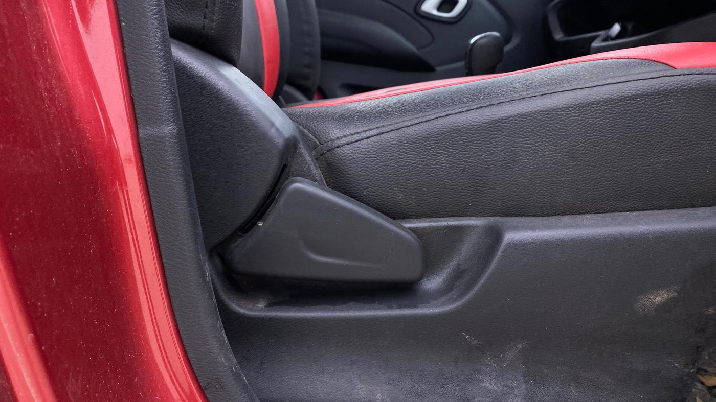2019 Datsun Redi Go S 1.0 AMT, Petrol, Automatic, 37,995 km, Driver Side Adjustment Panel