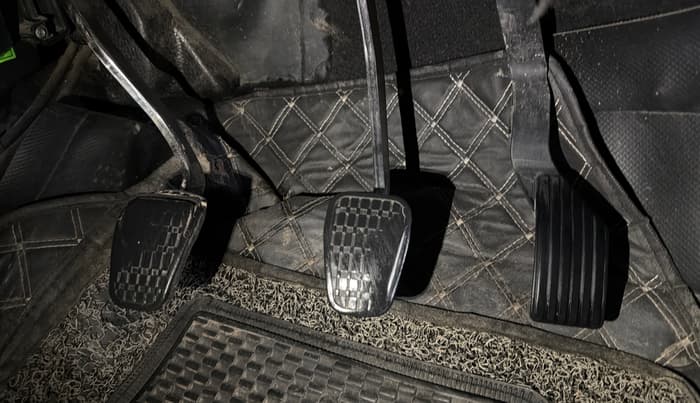 2023 Tata PUNCH PURE MT, Petrol, Manual, 76,618 km, Pedals