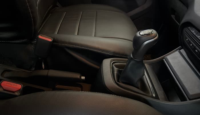 2023 Tata PUNCH PURE MT, Petrol, Manual, 76,618 km, Gear Lever
