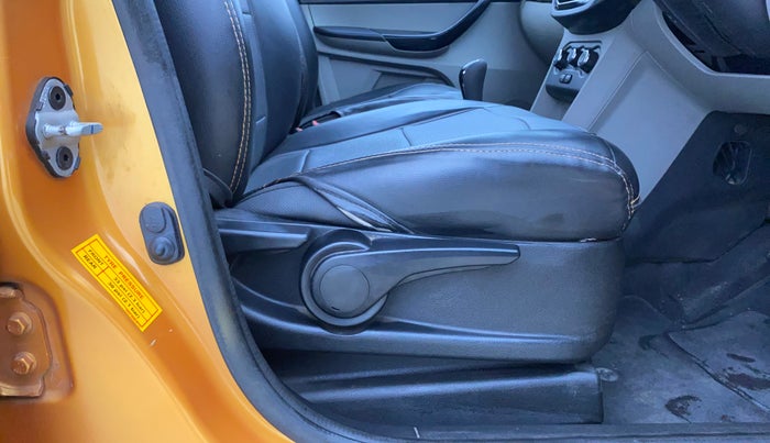 2018 Tata Tiago XZ PETROL, Petrol, Manual, 35,336 km, Driver Side Adjustment Panel