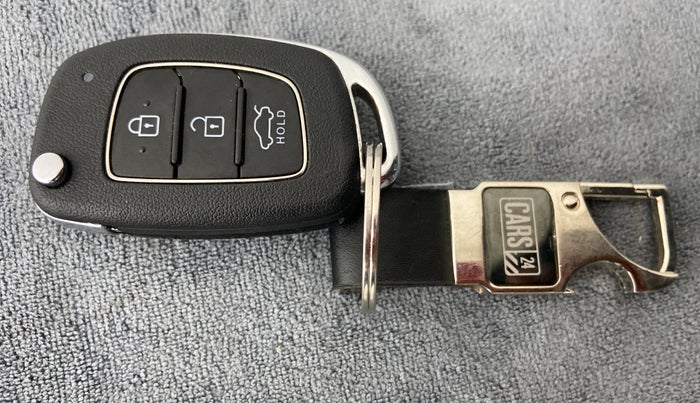 2022 Hyundai GRAND I10 NIOS SPORTZ PETROL, Petrol, Manual, 1,705 km, Key Close Up